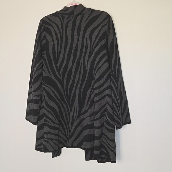 Animal Print Black and Gray open front sweater size M/L - Picture 2 of 3
